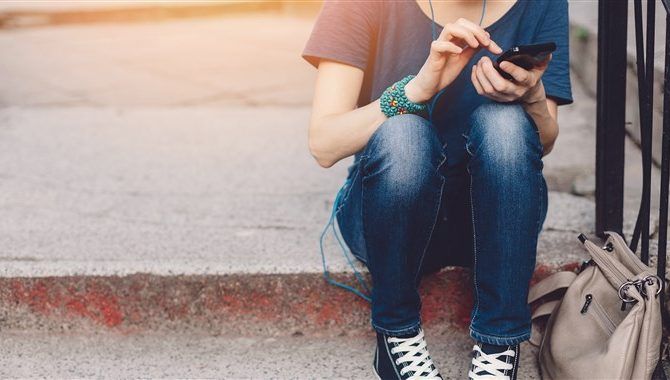 Exploring the Efficacy Of Suicide Hotlines